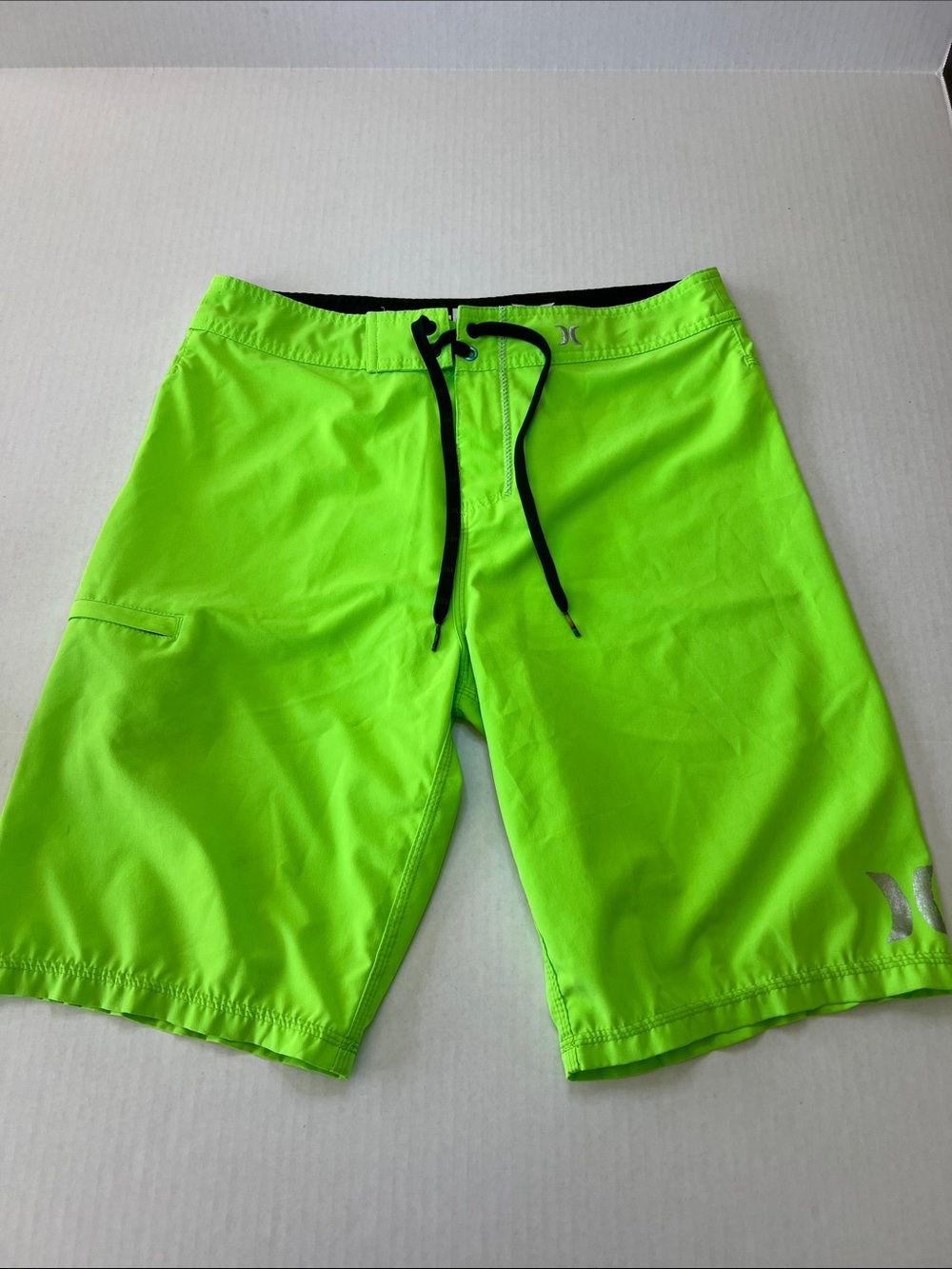 Hurley Phantom Men’s Neon Lime Green Board Shorts with Black Drawstring Size 30